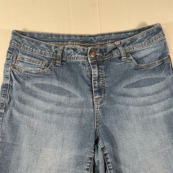 Faded Glory Women's Blue Denim Bermuda Shorts Size 14 Rolled Cuffs - Picture 3 of 7